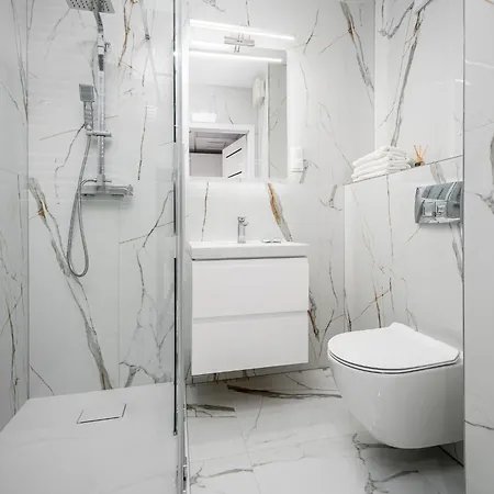 Modern Apartment *